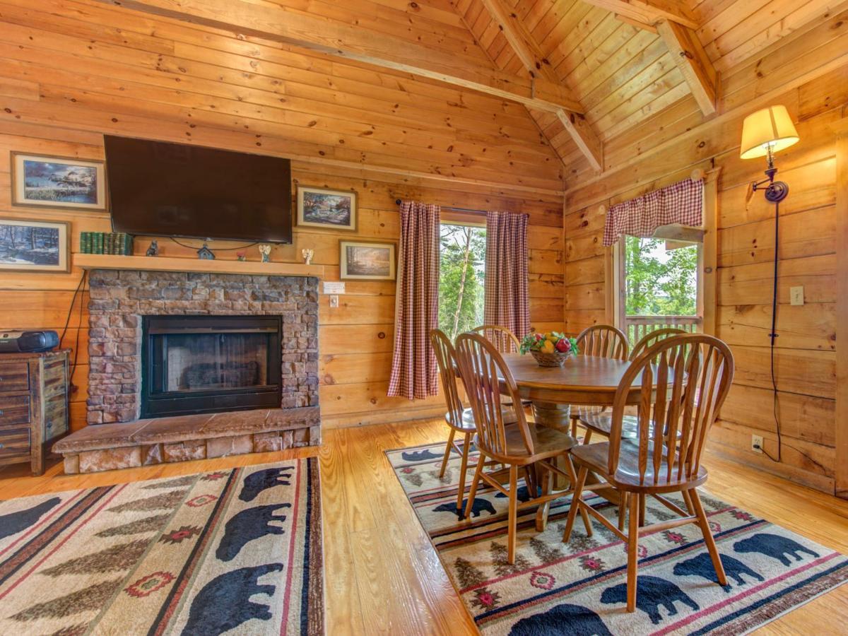 Bear Tracks, 2 Bedrooms, Hot Tub, Fireplace, Wifi, Jetted Tub, Sleeps 6 Gatlinburg Exteriér fotografie