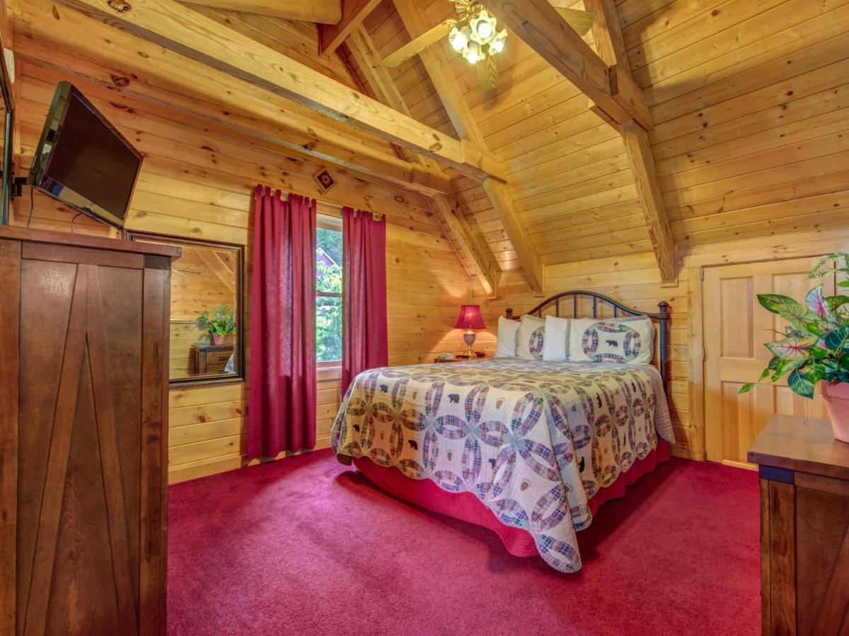 Bear Tracks, 2 Bedrooms, Hot Tub, Fireplace, Wifi, Jetted Tub, Sleeps 6 Gatlinburg Exteriér fotografie