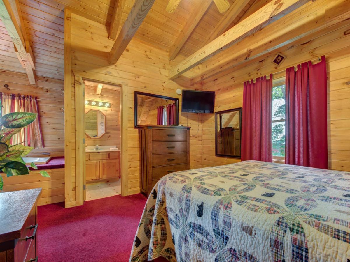 Bear Tracks, 2 Bedrooms, Hot Tub, Fireplace, Wifi, Jetted Tub, Sleeps 6 Gatlinburg Exteriér fotografie