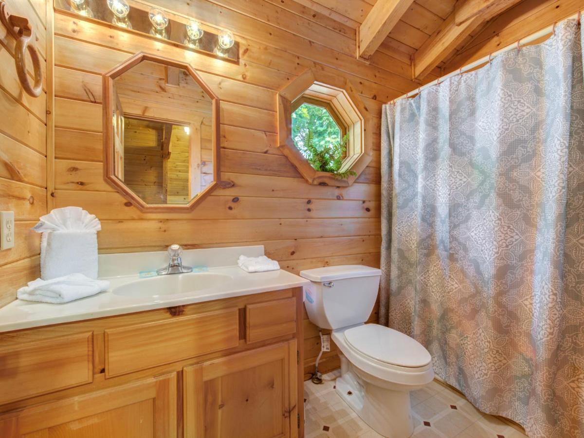 Bear Tracks, 2 Bedrooms, Hot Tub, Fireplace, Wifi, Jetted Tub, Sleeps 6 Gatlinburg Exteriér fotografie