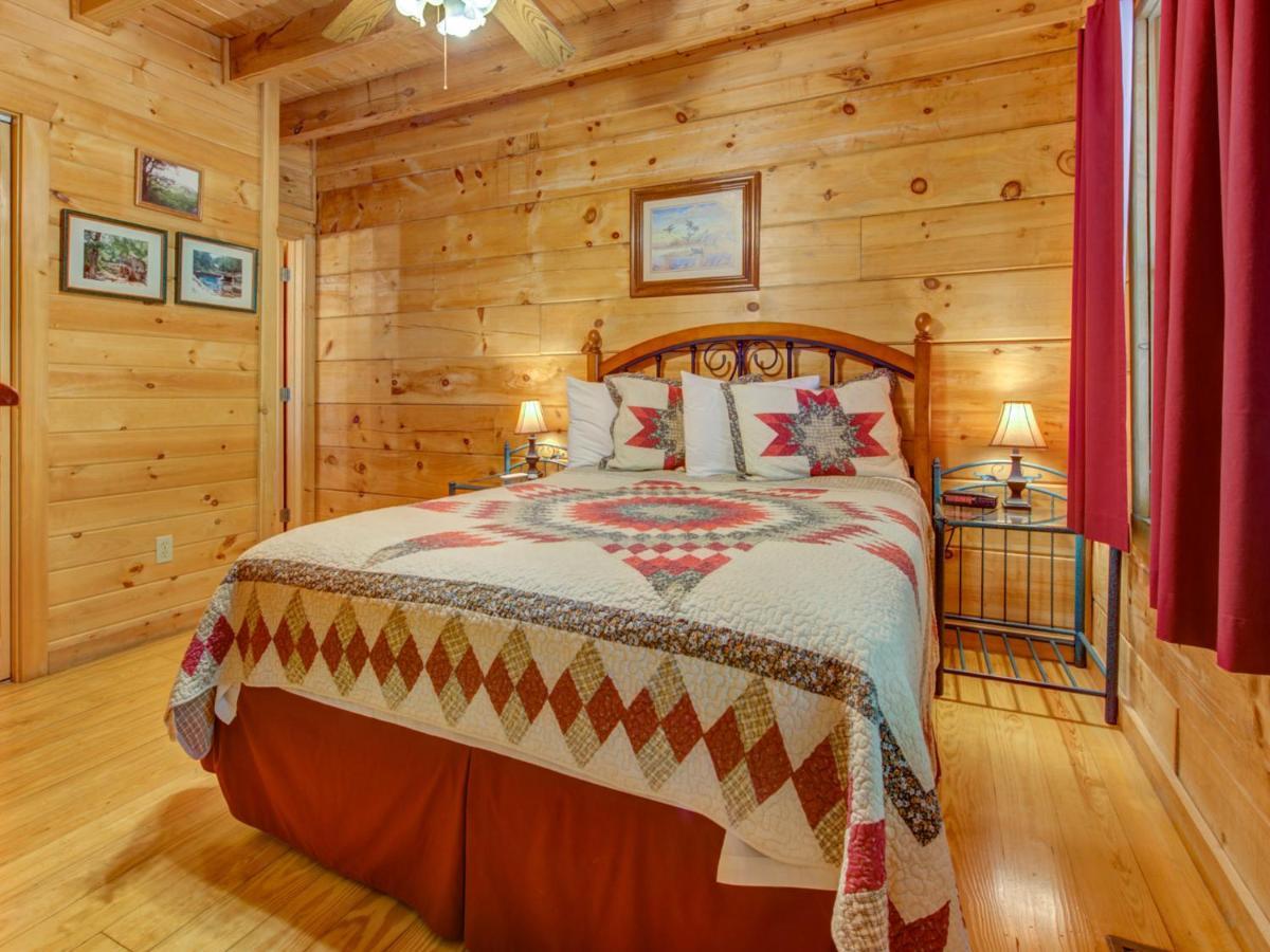 Bear Tracks, 2 Bedrooms, Hot Tub, Fireplace, Wifi, Jetted Tub, Sleeps 6 Gatlinburg Exteriér fotografie