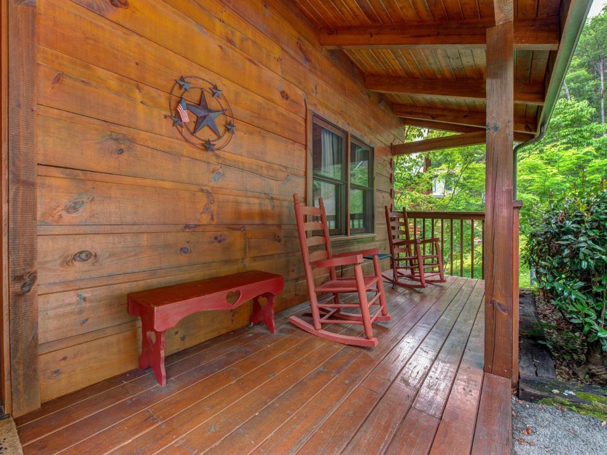 Bear Tracks, 2 Bedrooms, Hot Tub, Fireplace, Wifi, Jetted Tub, Sleeps 6 Gatlinburg Exteriér fotografie