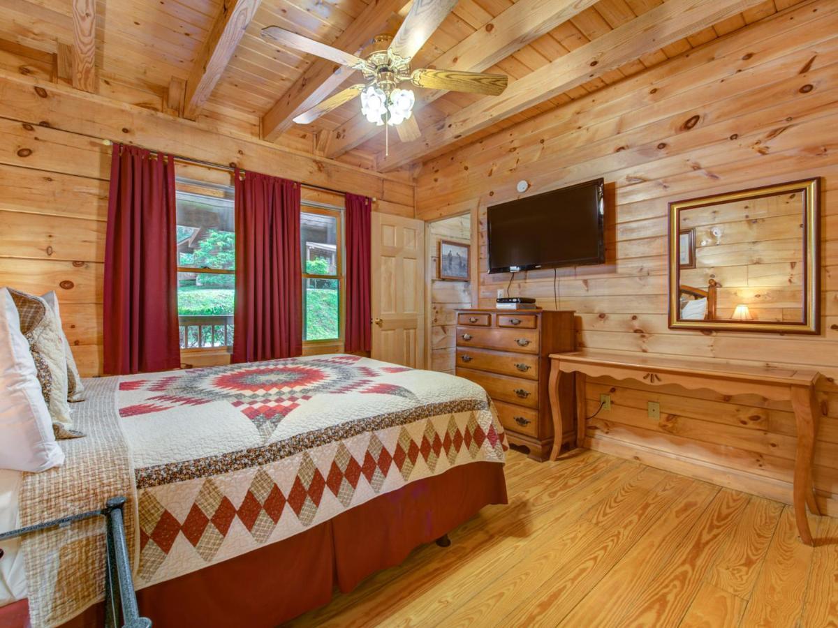 Bear Tracks, 2 Bedrooms, Hot Tub, Fireplace, Wifi, Jetted Tub, Sleeps 6 Gatlinburg Exteriér fotografie