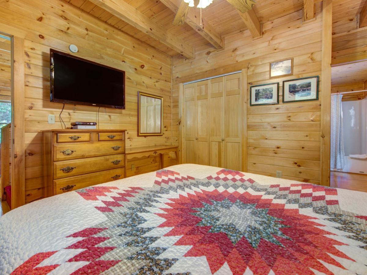Bear Tracks, 2 Bedrooms, Hot Tub, Fireplace, Wifi, Jetted Tub, Sleeps 6 Gatlinburg Exteriér fotografie