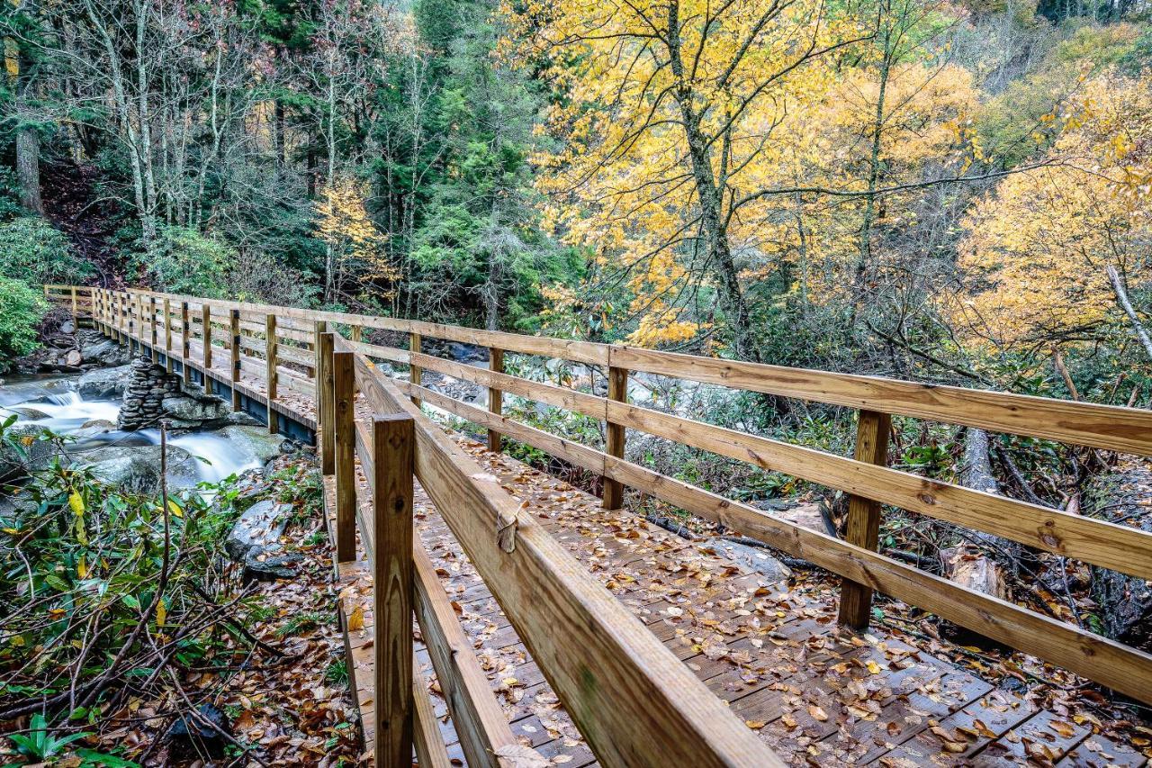 Bear Tracks, 2 Bedrooms, Hot Tub, Fireplace, Wifi, Jetted Tub, Sleeps 6 Gatlinburg Exteriér fotografie